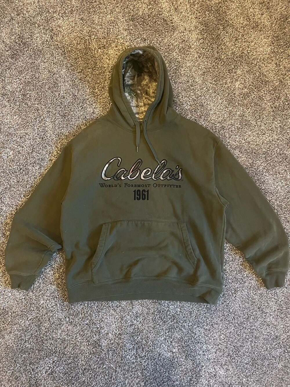 Cabela's 1961 World's Foremost Outfitter Hoodie Sweatshirt Camo Lined Hood